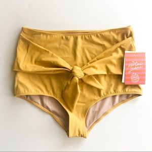 Kortni Jeane "tie up front" bottom